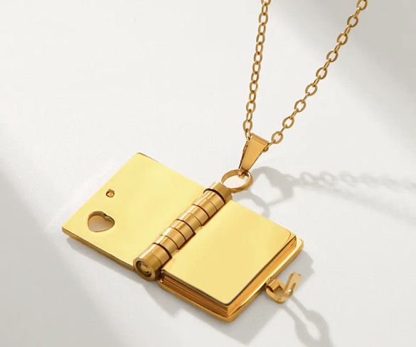 "Locked Book Pendant Necklace – Engraved Messages of Love and Faith"