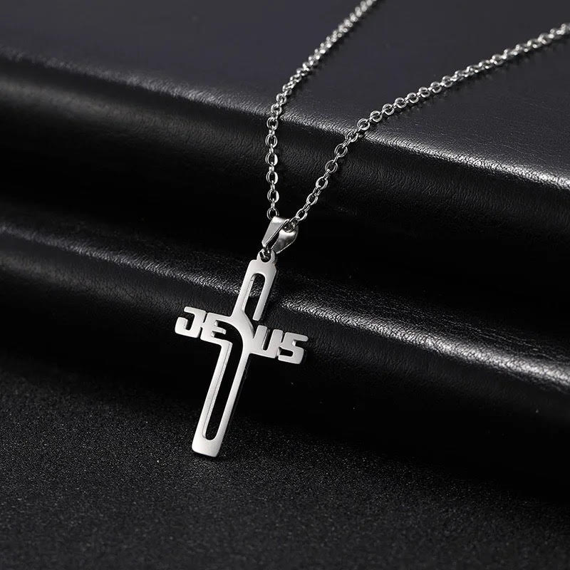 "Collier pendentif croix de Jésus"